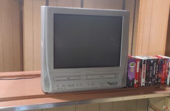 These dumpster dive TVs make modern TV audio seem like a joke