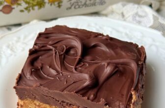 Homemade Lunch Lady Peanut Butter Bars